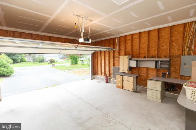 $414,900 | 30997 Oak Leaf Drive, Lewes, DE 19958