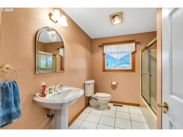 $850,000 | 12650 Southeast Staley Avenue, Damascus, OR 97089