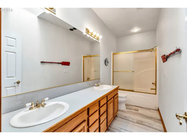 $850,000 | 12650 Southeast Staley Avenue, Damascus, OR 97089