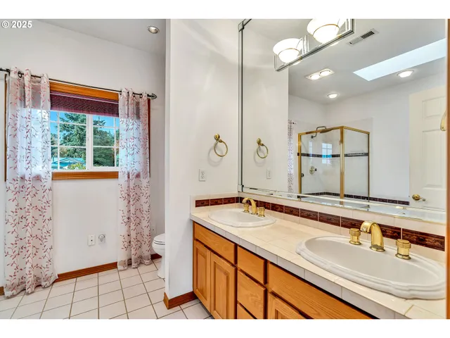 $850,000 | 12650 Southeast Staley Avenue, Damascus, OR 97089