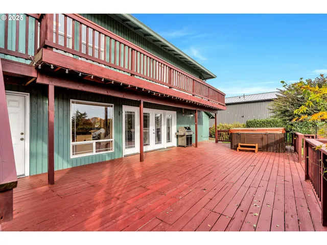 $850,000 | 12650 Southeast Staley Avenue, Damascus, OR 97089