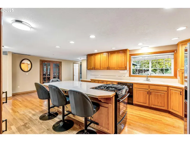 $850,000 | 12650 Southeast Staley Avenue, Damascus, OR 97089