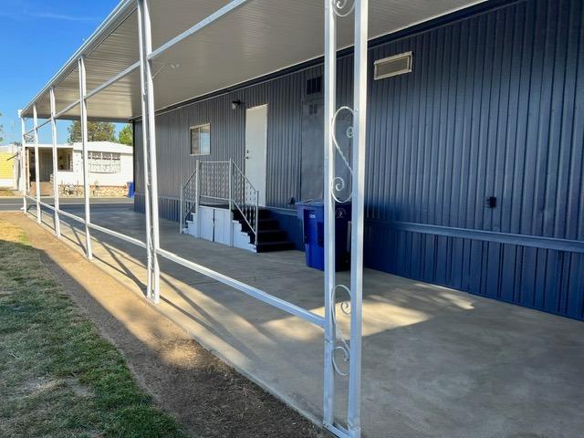 1500 Villa Avenue, Unit 23 Clovis, CA 93612 - Photo 12 of 33 a view of a balcony