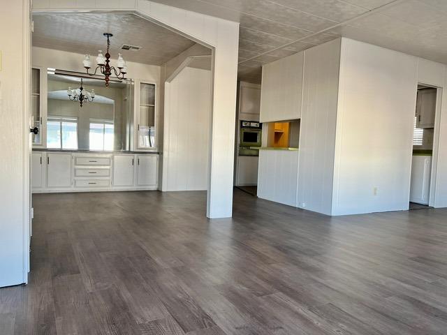 1500 Villa Avenue, Unit 23 Clovis, CA 93612 - Photo 16 of 33 wooden floor in an empty room