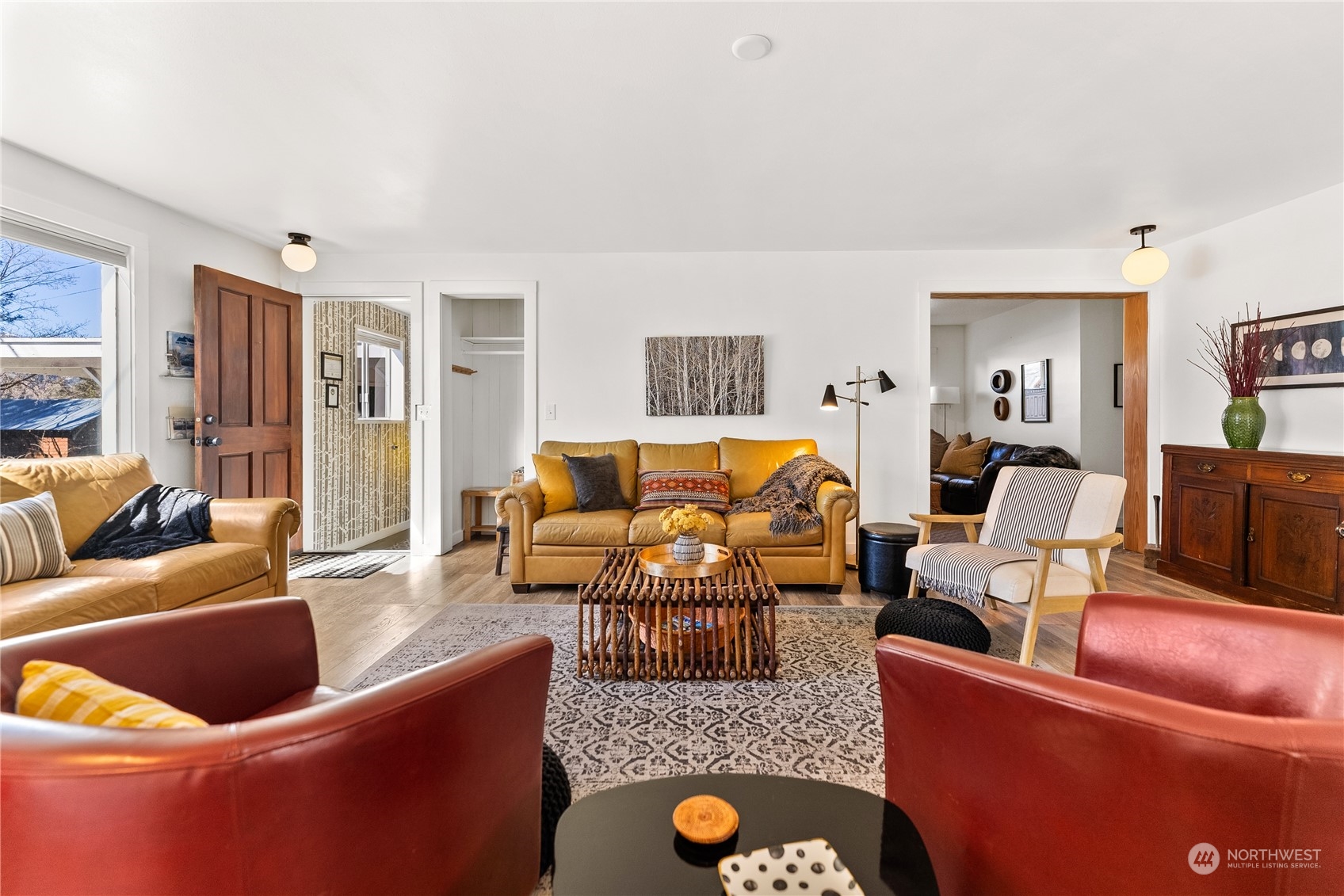 238 Castle Avenue Winthrop, WA 98862 - Photo 7 of 40 a living room with furniture and wooden floor