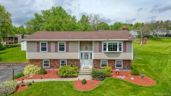 $550,000 | 11 Alden Court, Fishkill, NY 12524