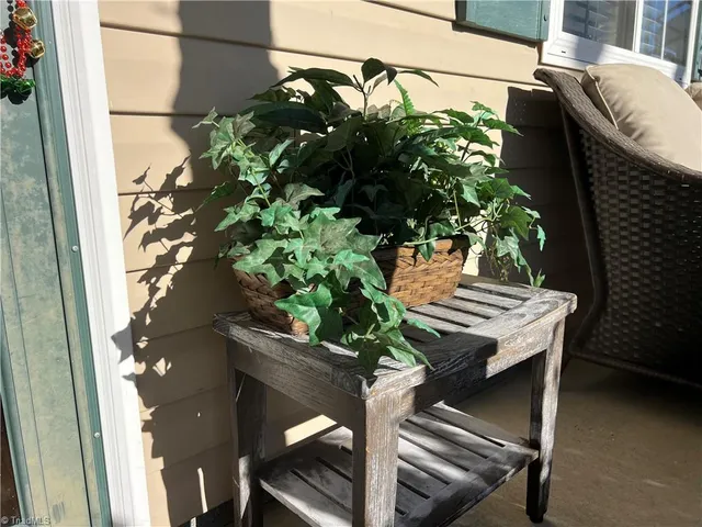 $279,000 | 811 Stockport Way, McLeansville, NC 27301