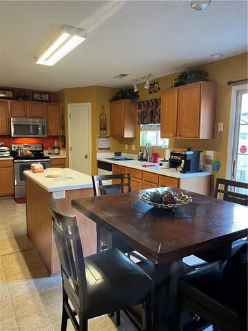 $279,000 | 811 Stockport Way, McLeansville, NC 27301