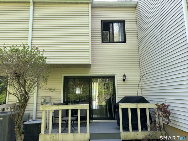 $2,050 | 208 Timber Lane, Canton, CT 06019