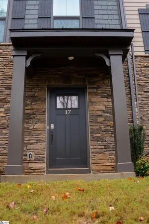 $2,300 | 17 Rollins Avenue, Greenville, SC 29607