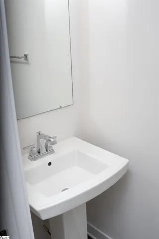 $2,300 | 17 Rollins Avenue, Greenville, SC 29607