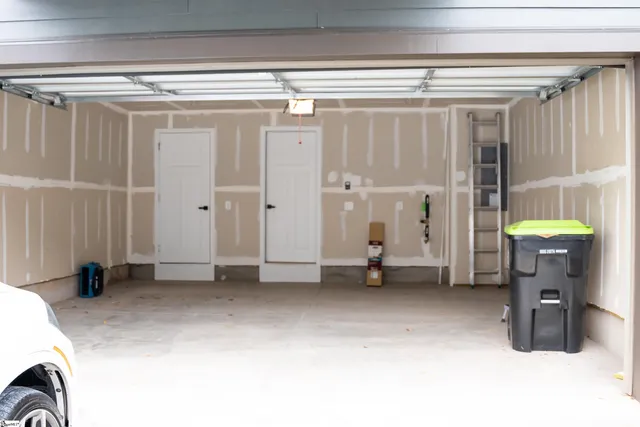 $2,300 | 17 Rollins Avenue, Greenville, SC 29607