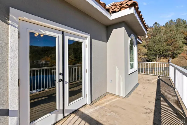 $640,000 | 11115 Lakeshore Drive, Clearlake, CA 95422