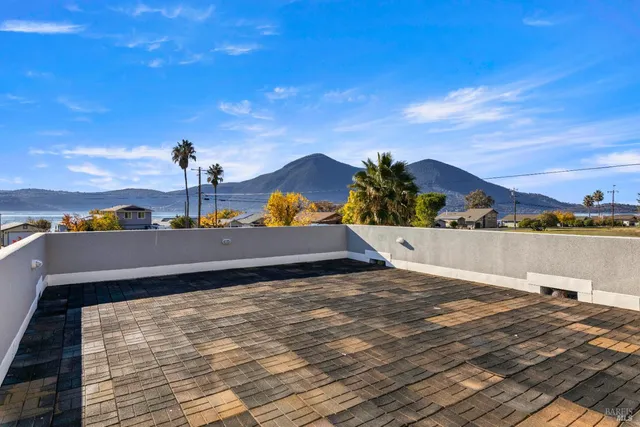 $640,000 | 11115 Lakeshore Drive, Clearlake, CA 95422