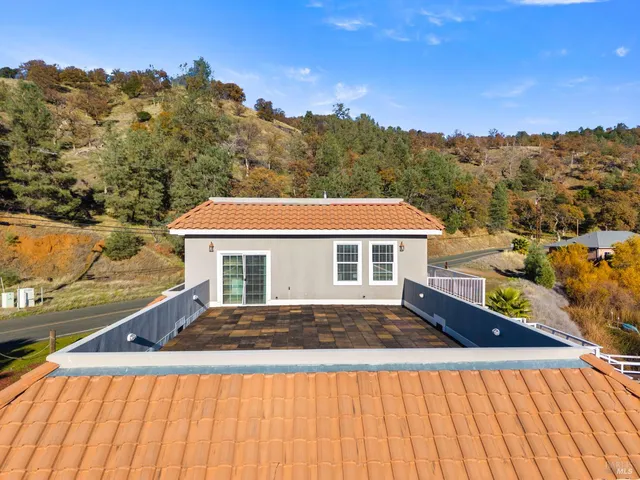 $640,000 | 11115 Lakeshore Drive, Clearlake, CA 95422