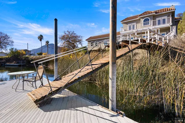 $640,000 | 11115 Lakeshore Drive, Clearlake, CA 95422