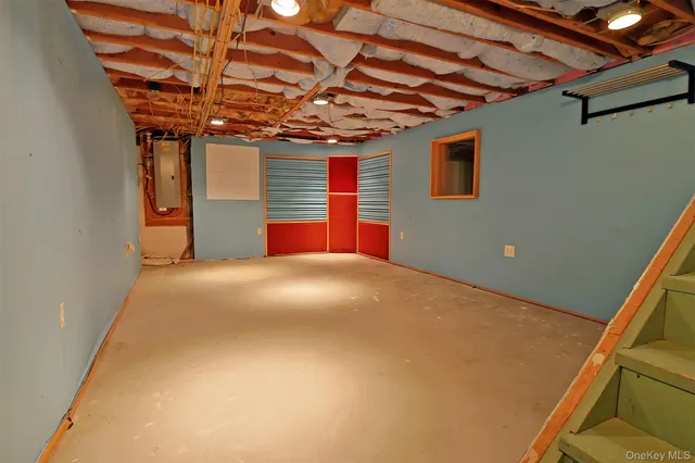 a view of a storage & utility room