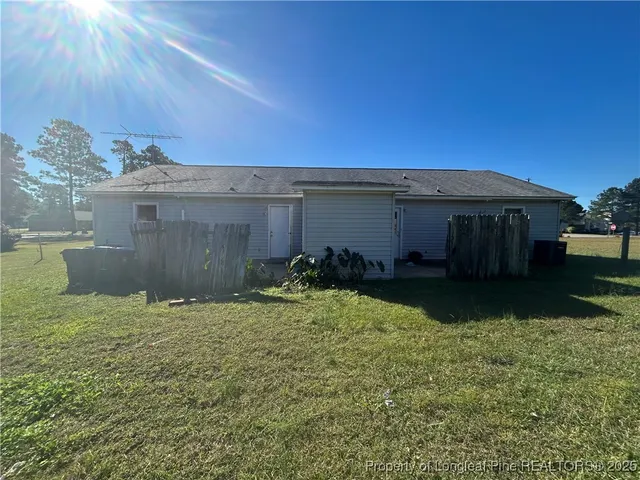 $1,250 | 1378 Singletree Lane, Raeford, NC 28376