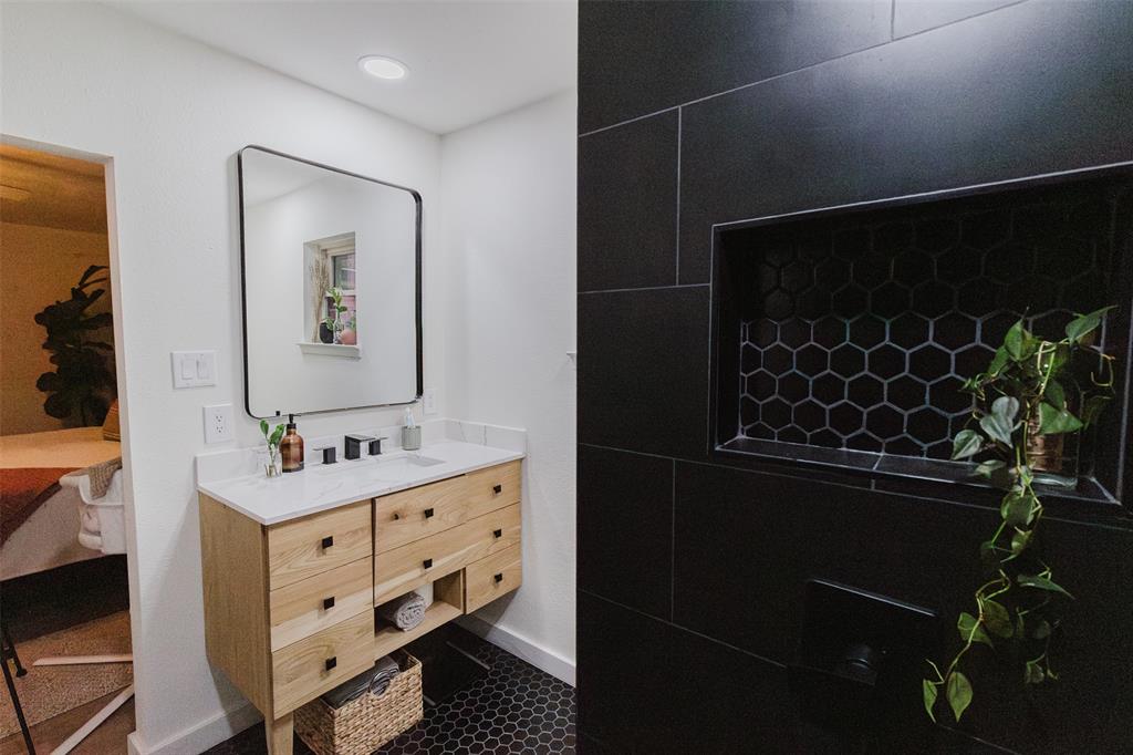 405 South Valcik Street Decatur, TX 76234 - Photo 19 of 26