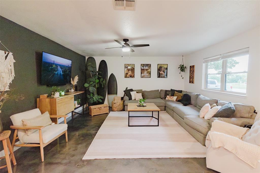 405 South Valcik Street Decatur, TX 76234 - Photo 4 of 26