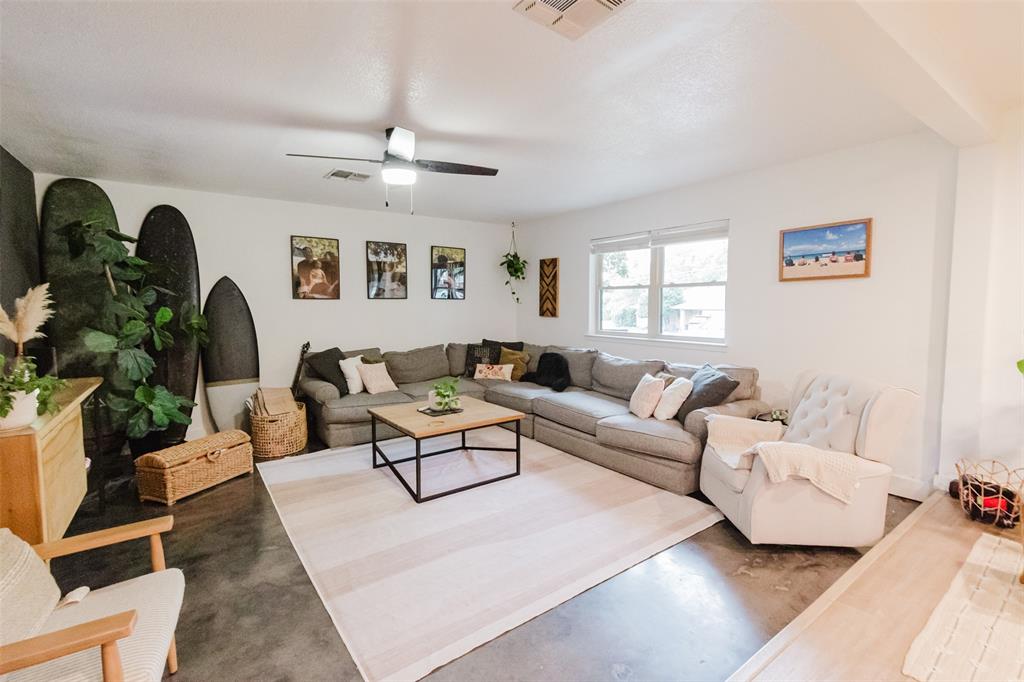 405 South Valcik Street Decatur, TX 76234 - Photo 5 of 26