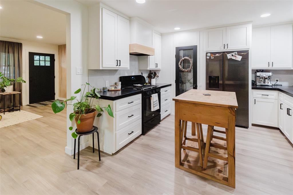 405 South Valcik Street Decatur, TX 76234 - Photo 8 of 26