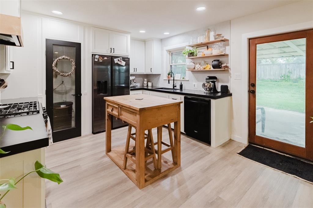 405 South Valcik Street Decatur, TX 76234 - Photo 9 of 26