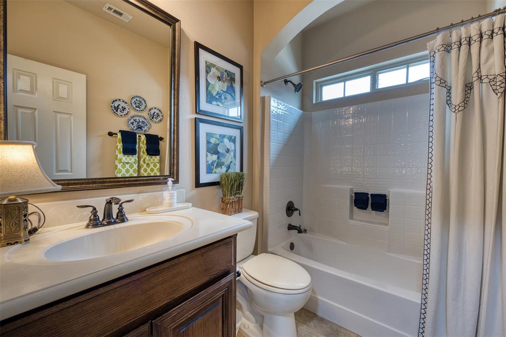 5671 Hummingbird Lane Fairview, TX 75069 - Photo 27 of 38 Guest Bathroom