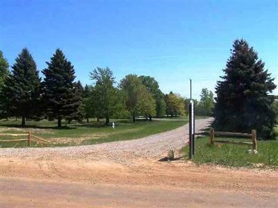 4 Clyde Road Hartland, MI 48353 - Photo 3 of 4 20302344-2.JPG