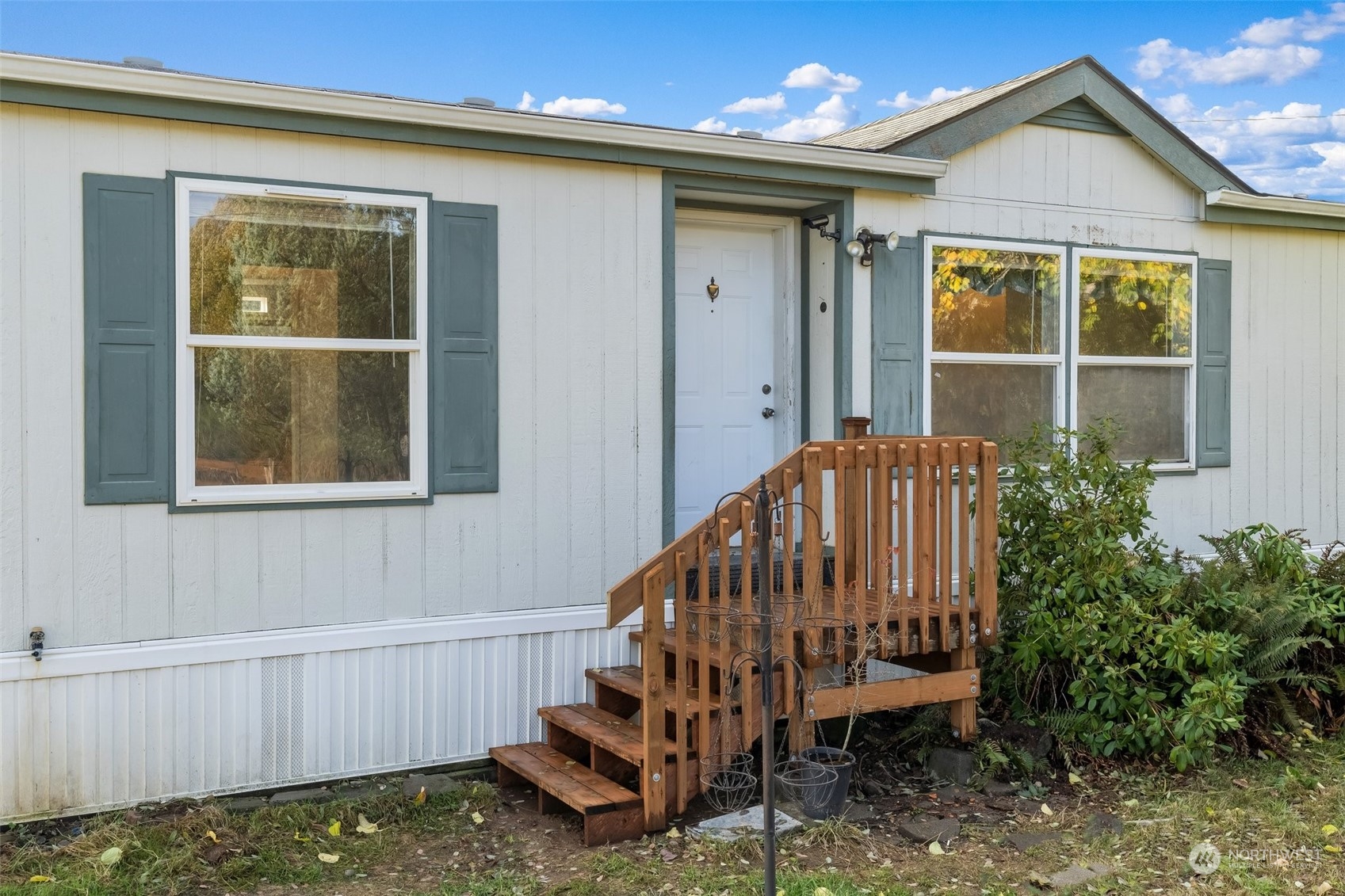 422 Meier Road Winlock, WA 98596 - Photo 3 of 40 a view of a house with backyard and porch