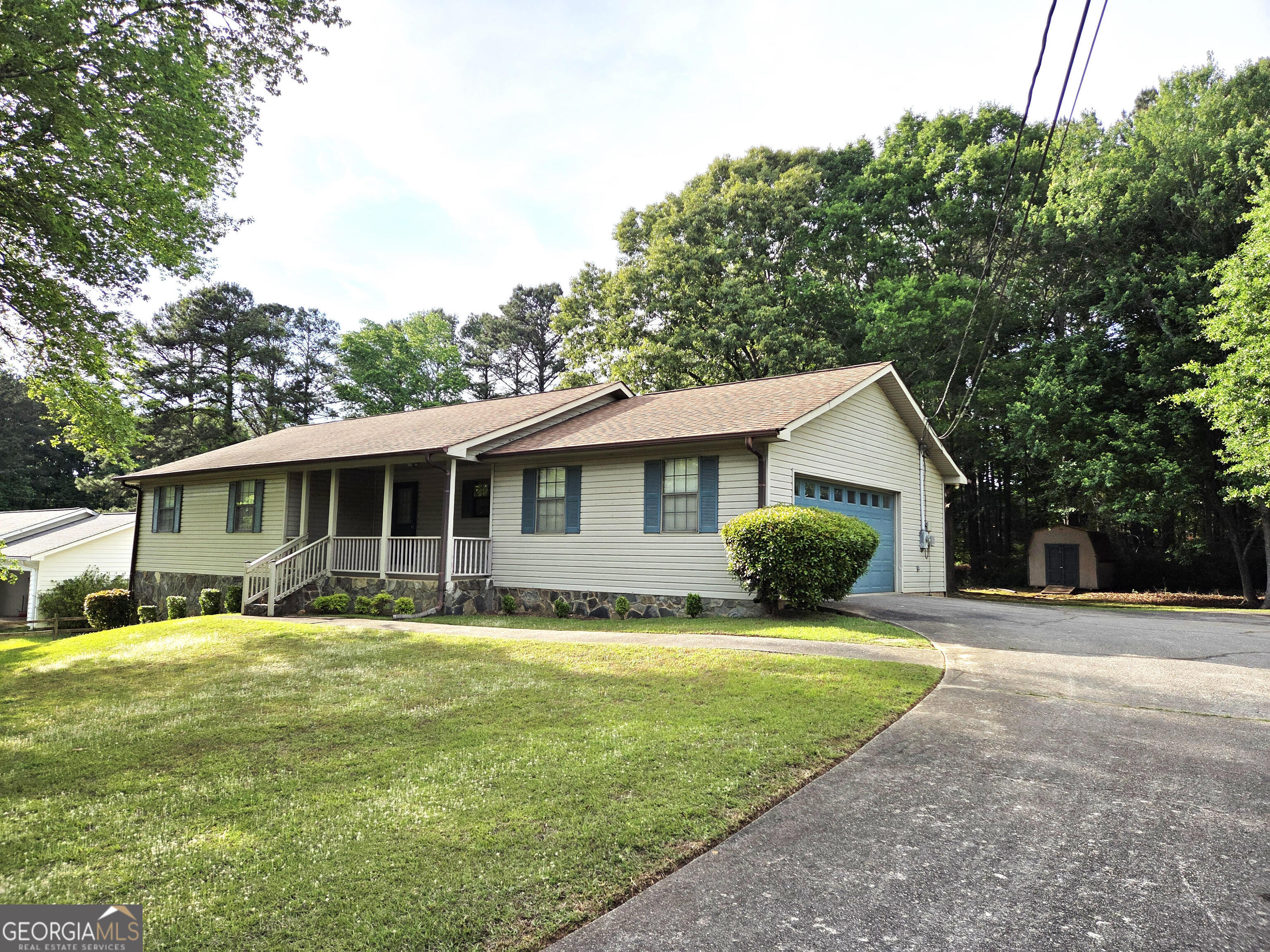 130 Stokes Drive Stockbridge, GA 30281 - Photo 2 of 27