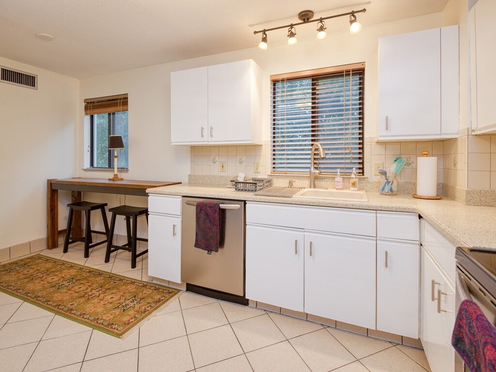 65 Lake Avenue, Unit 204 Worcester, MA 01604 - Photo 9 of 33