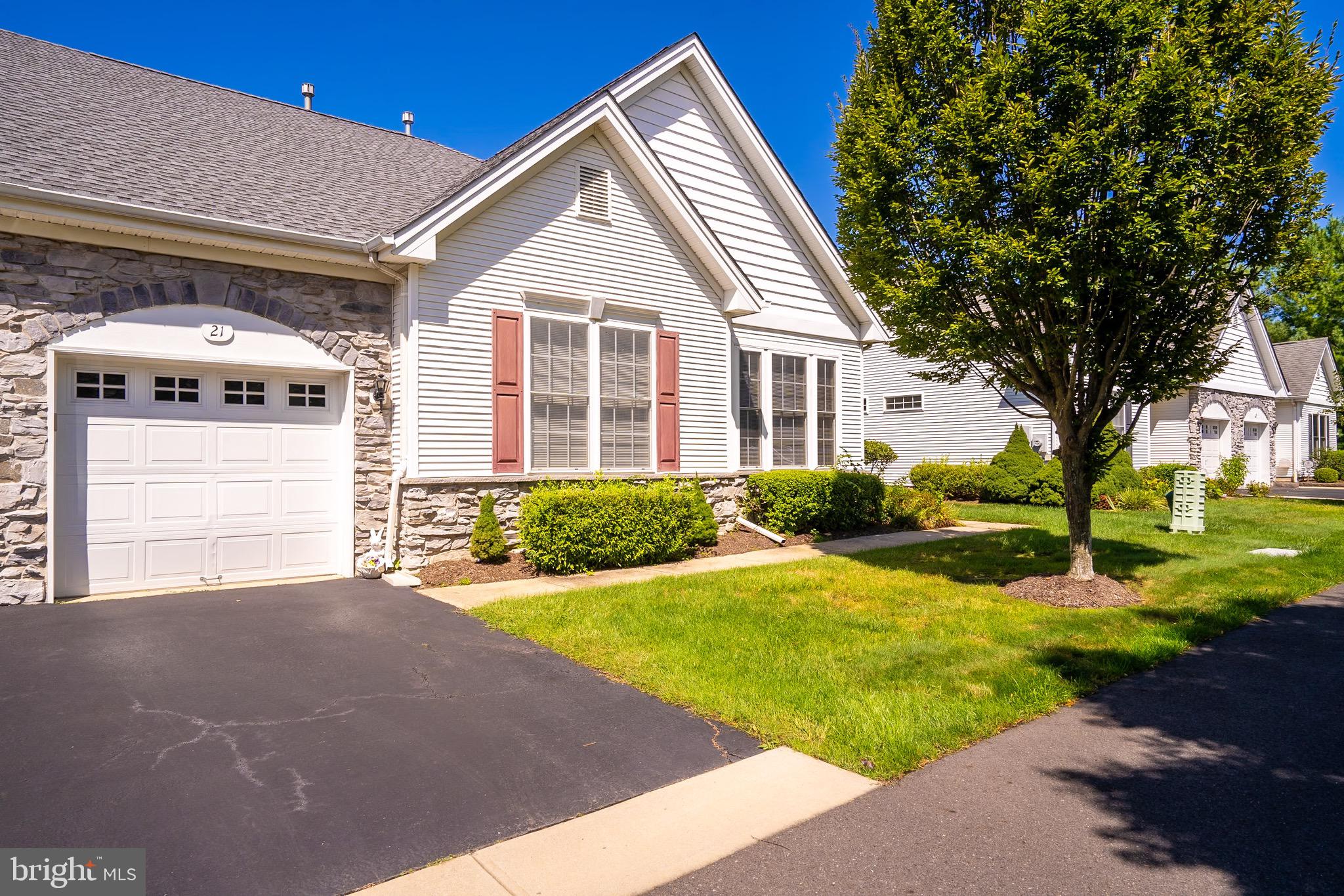 21 Meadowlark Drive Hamilton, NJ 08690 - Photo 2 of 24