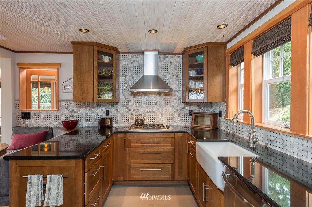 21432 Tramp Harbor Road Southwest Vashon, WA 98070 - Photo 11 of 25
