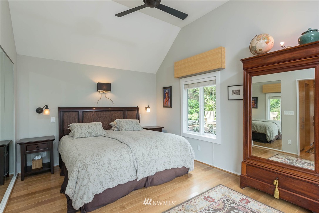21432 Tramp Harbor Road Southwest Vashon, WA 98070 - Photo 12 of 25
