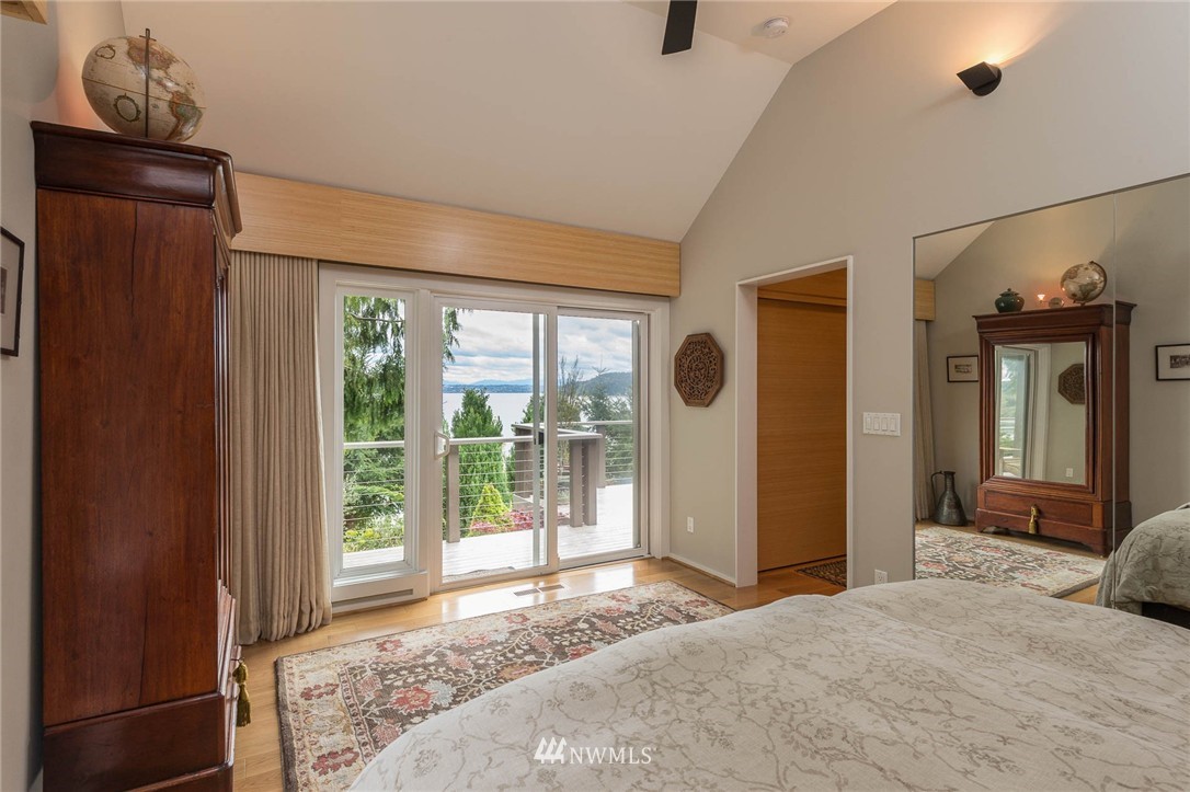 21432 Tramp Harbor Road Southwest Vashon, WA 98070 - Photo 13 of 25