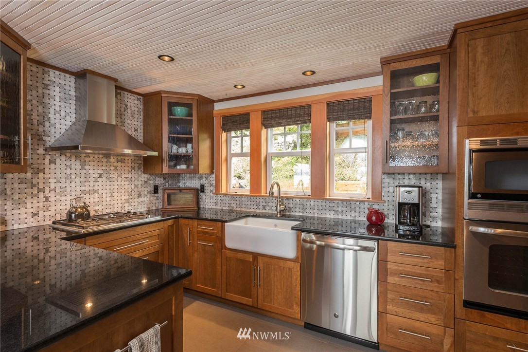 21432 Tramp Harbor Road Southwest Vashon, WA 98070 - Photo 10 of 25