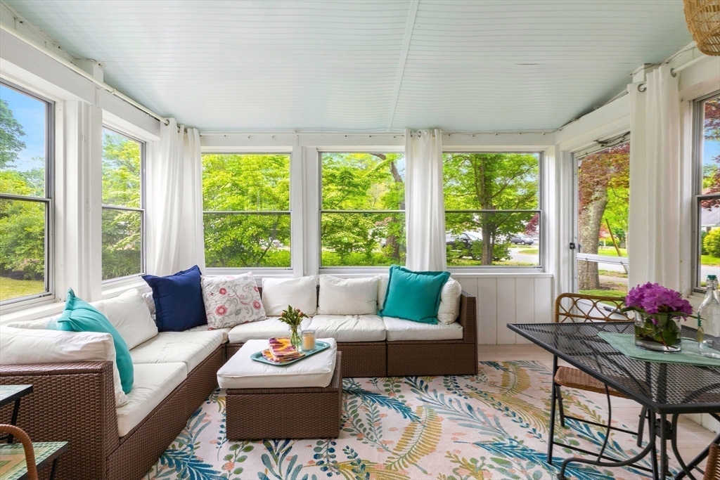 56 Postgate Road Hamilton, MA 01982 - Photo 11 of 29