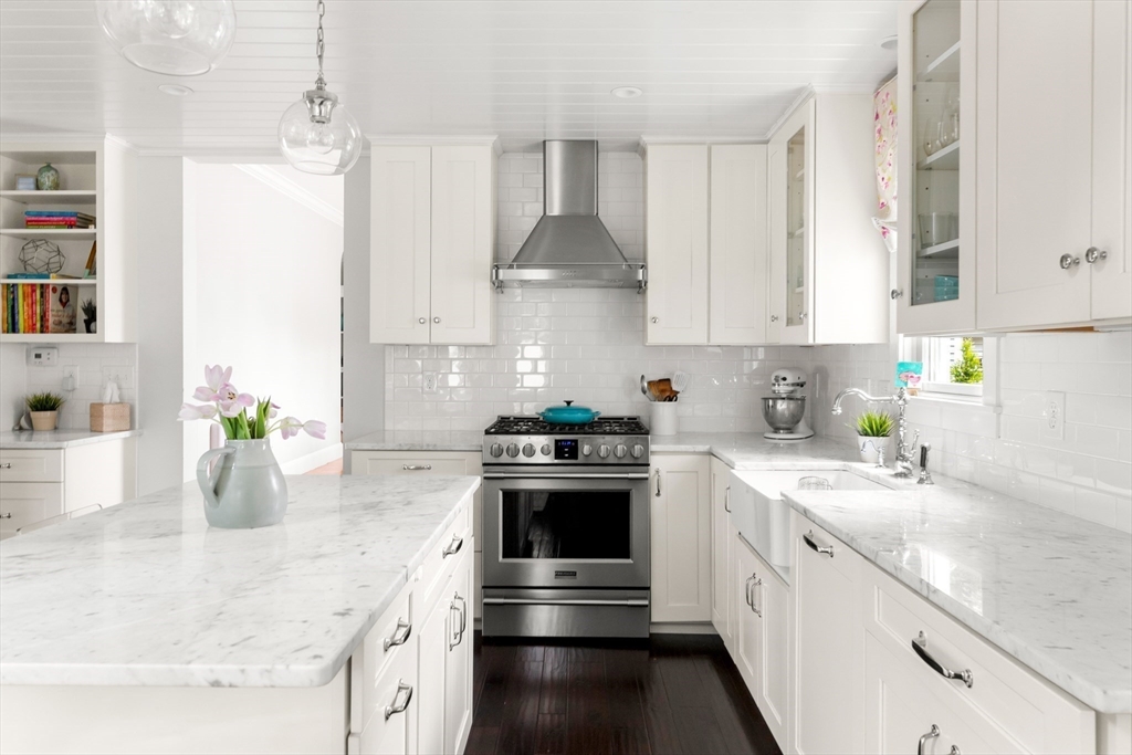 56 Postgate Road Hamilton, MA 01982 - Photo 4 of 29