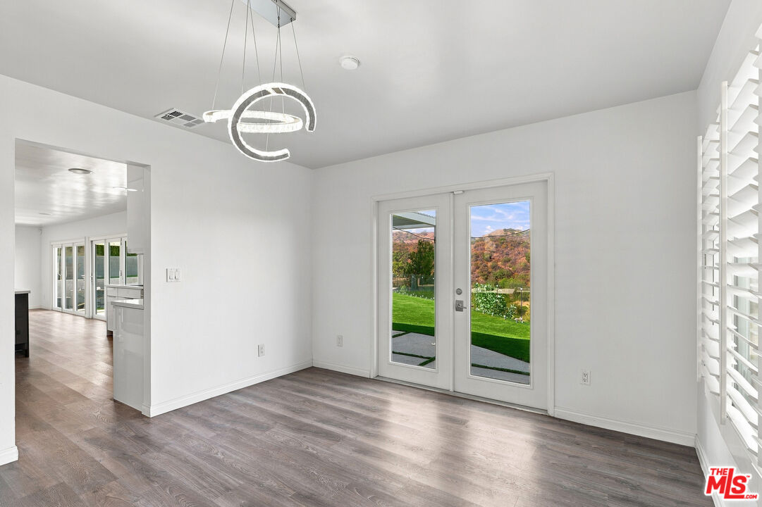 4355 Chaumont Road Los Angeles, CA 91364 - Photo 15 of 51 Gallery Image 15