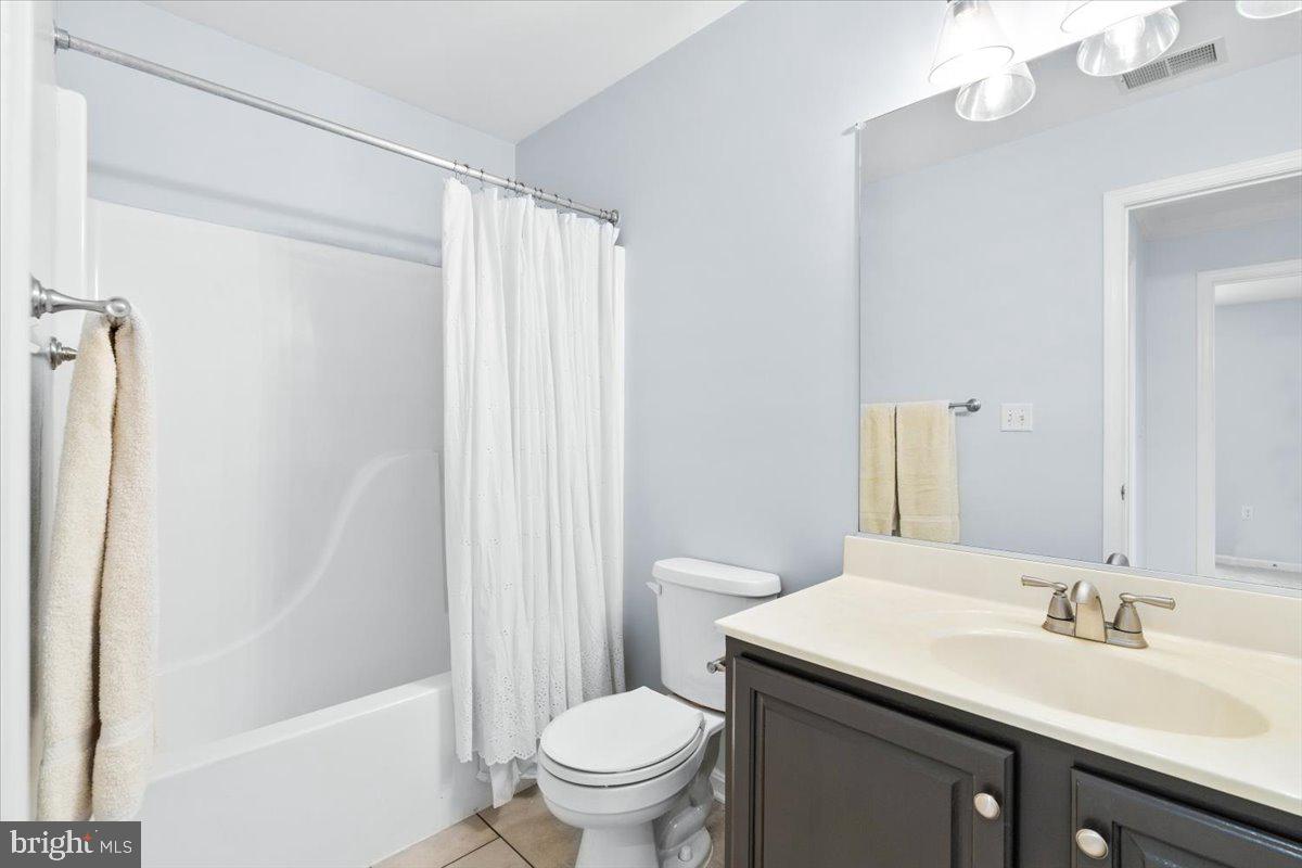 17258 Hardy Road Mount Airy, MD 21771 - Photo 42 of 63 Upstairs full bathroom