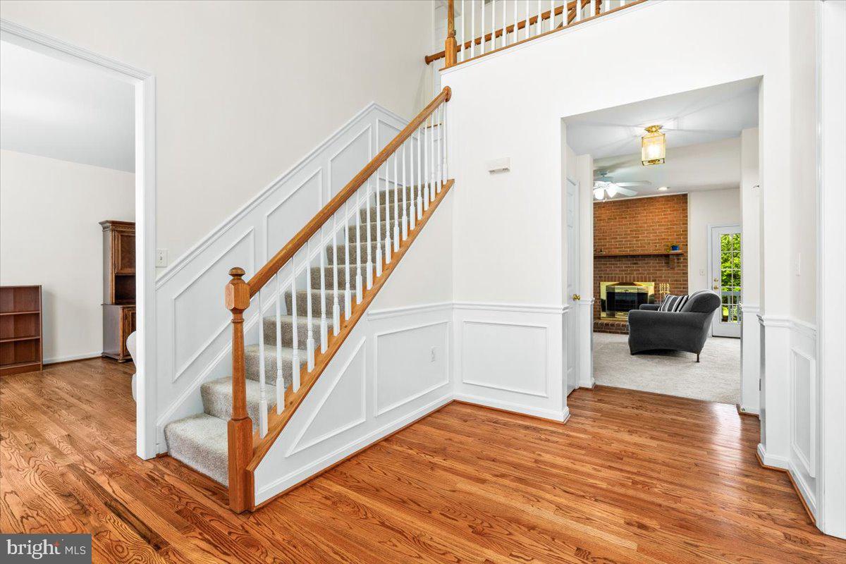 17258 Hardy Road Mount Airy, MD 21771 - Photo 6 of 63 2 story foyer