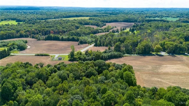 $1,000,000 | 36 Whitewood Tract, Granby, NY 13135