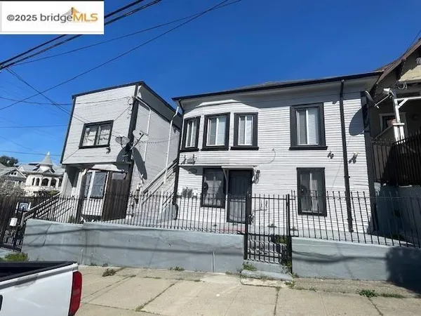$749,000 | 2304 East 22nd Street, Oakland, CA 94601