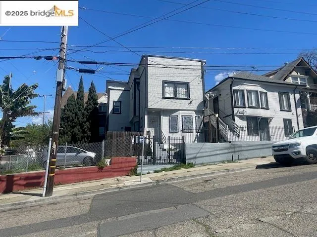 $749,000 | 2304 East 22nd Street, Oakland, CA 94601