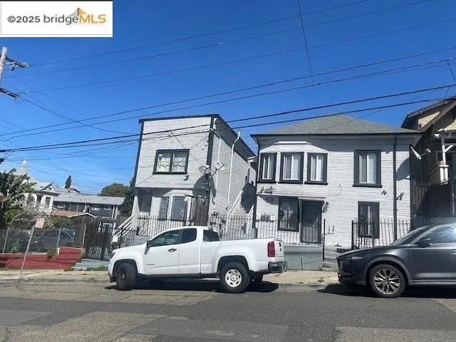 $749,000 | 2304 East 22nd Street, Oakland, CA 94601