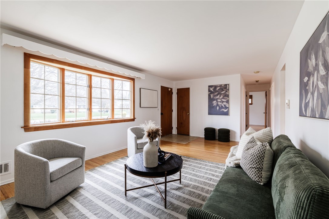 41 Fox Chapel Road Henrietta, NY 14534 - Photo 2 of 20