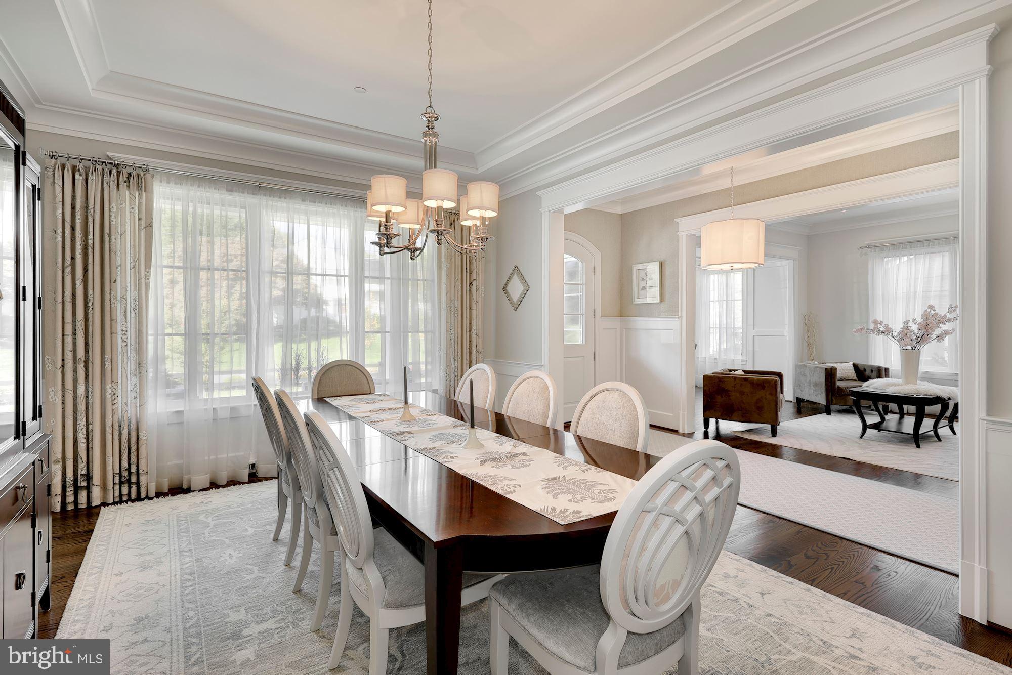 5504 Durbin Road Bethesda, MD 20814 - Photo 8 of 63 Superior molding and 10ft ceilings