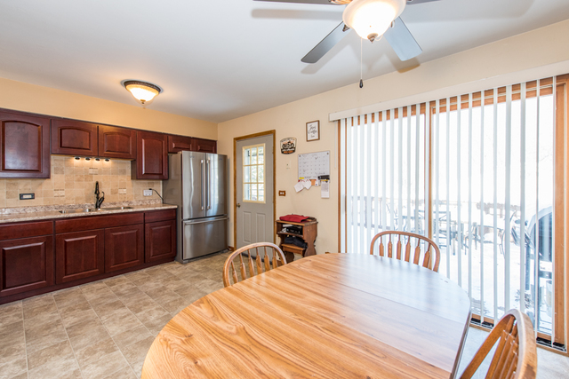 3 Lippincott Road Fox Lake, IL 60020 - Photo 5 of 14