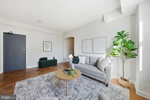 $320,000 | 2515 K Street Northwest, Unit 709, Washington, DC 20037